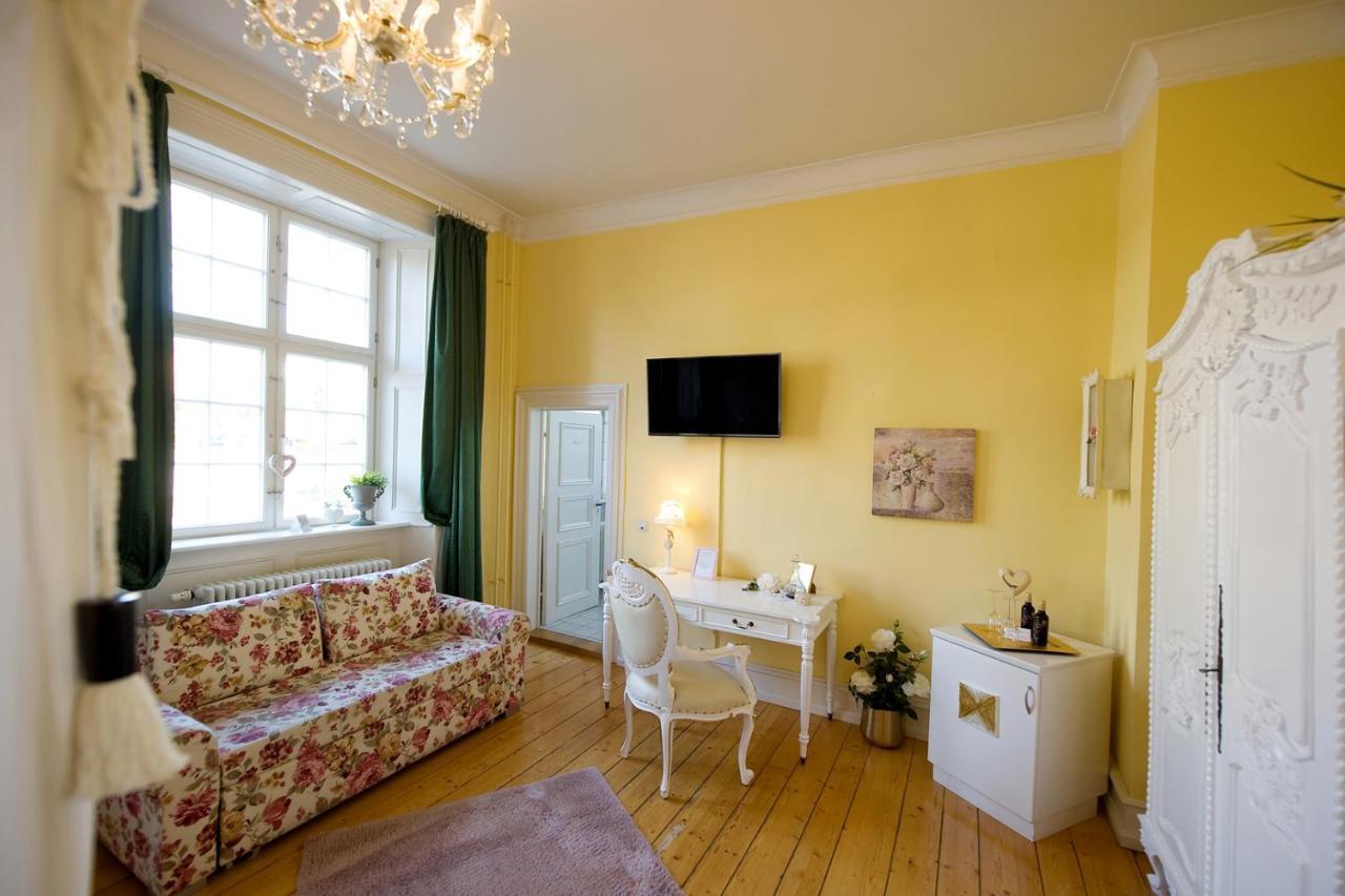 Schlosshotelgedern Exteriör bild